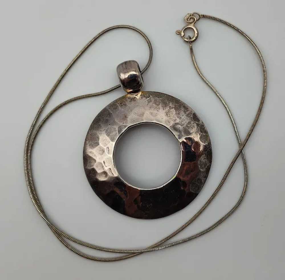 Hammered circle sterling silver pendant necklace … - image 3