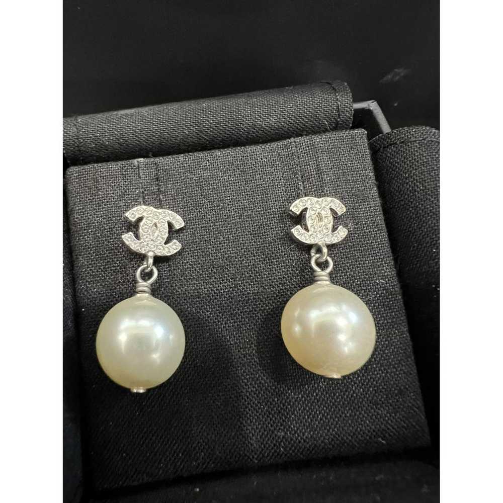 Chanel Cc pearl earrings - image 2
