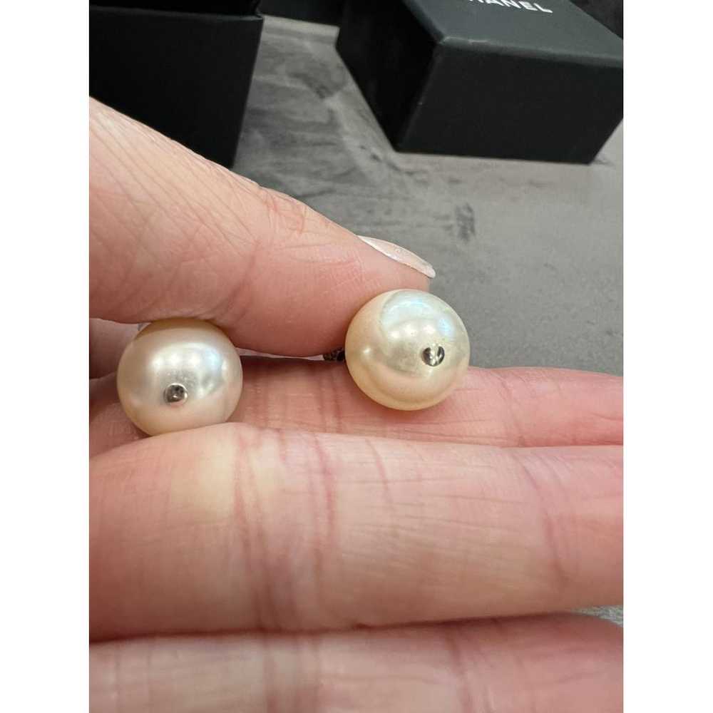 Chanel Cc pearl earrings - image 6