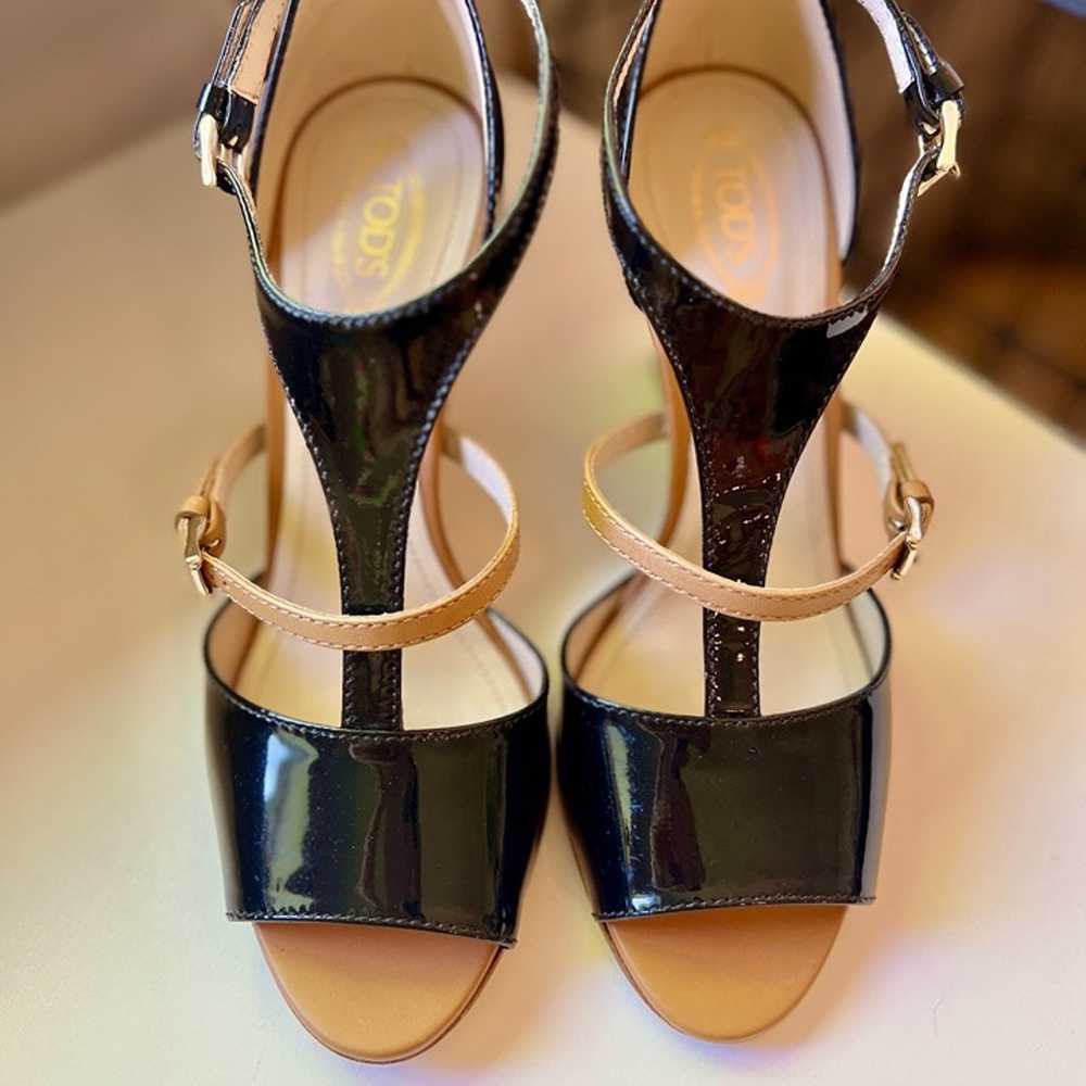 TOD'S Black & Beige Patent Leather T Strap Ankle … - image 3
