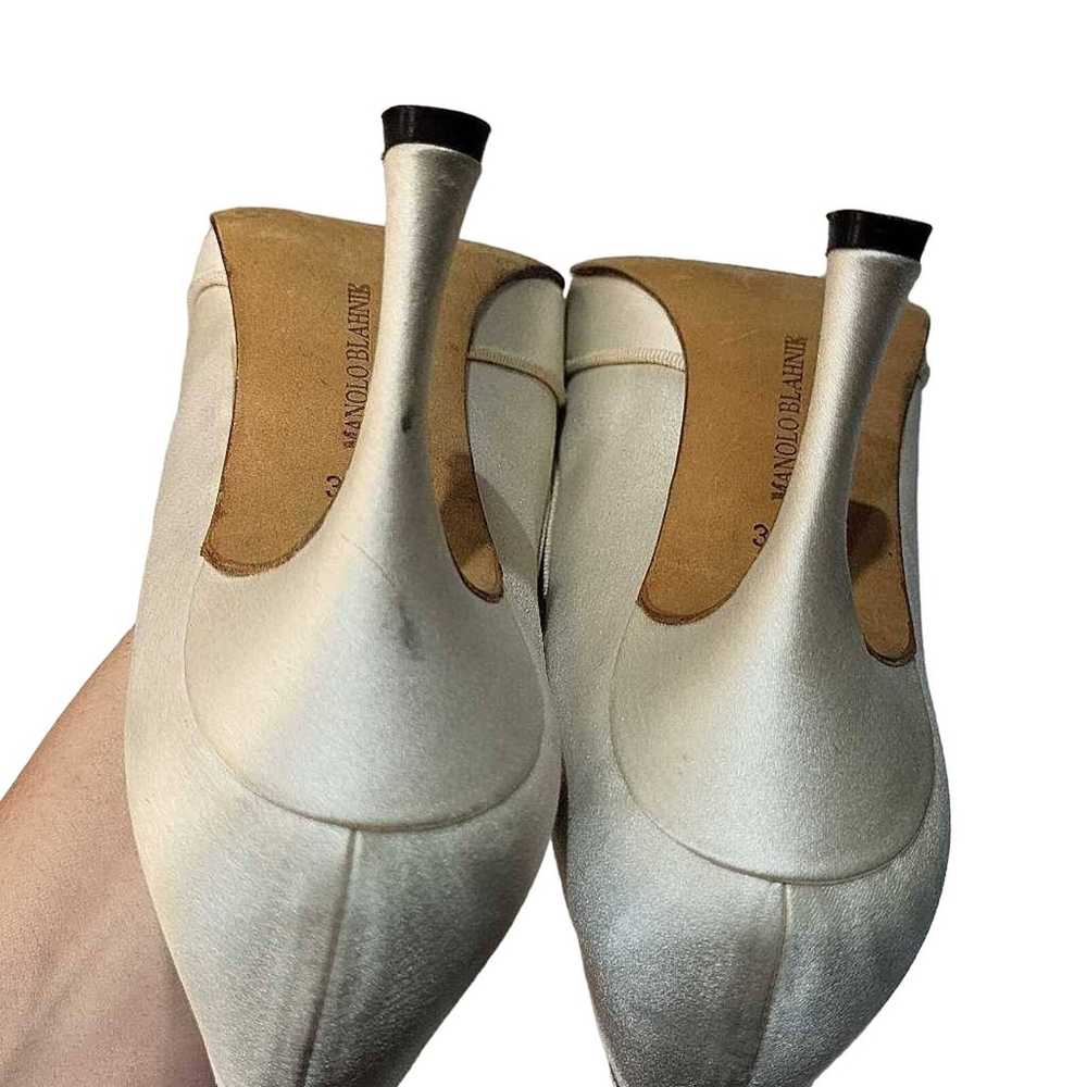 Manolo Blahnik Womens Classic Pump Heel Off White… - image 3