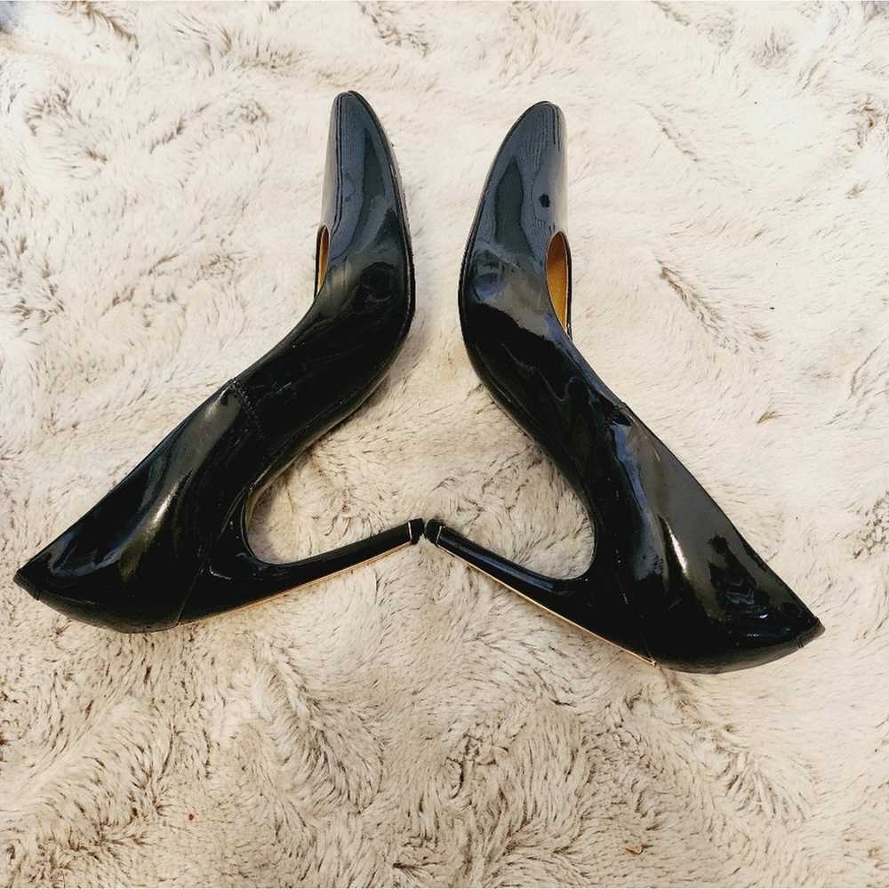 ROGER VIVIER BLACK PATENT LEATHER HEELS WITH GOLD… - image 6