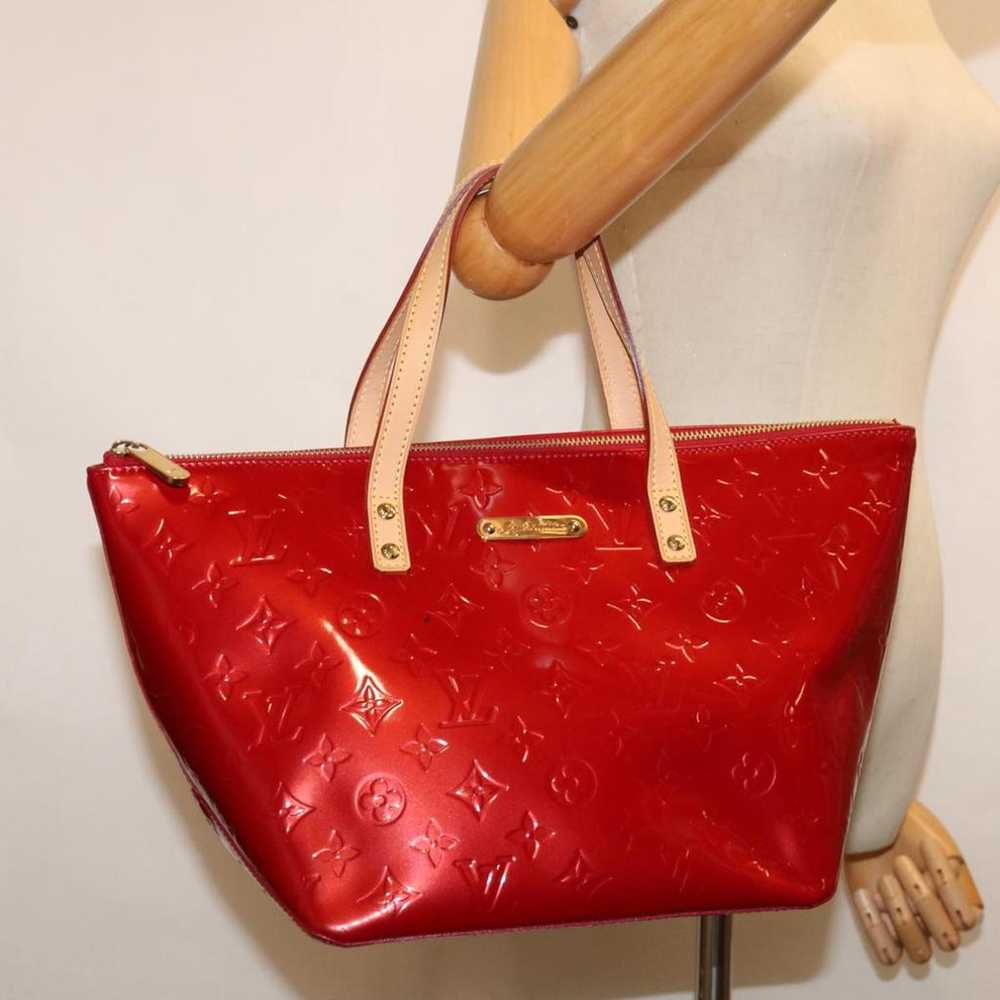 Louis Vuitton Bellevue patent leather handbag - image 7