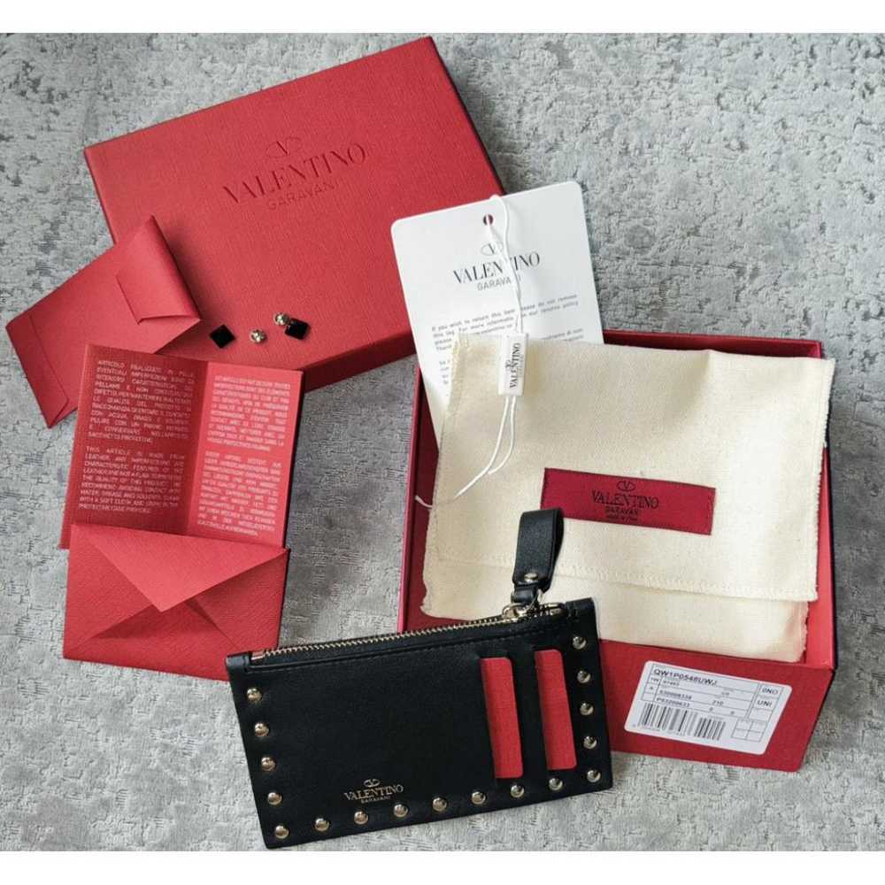 Valentino Garavani Rockstud leather clutch bag - image 2