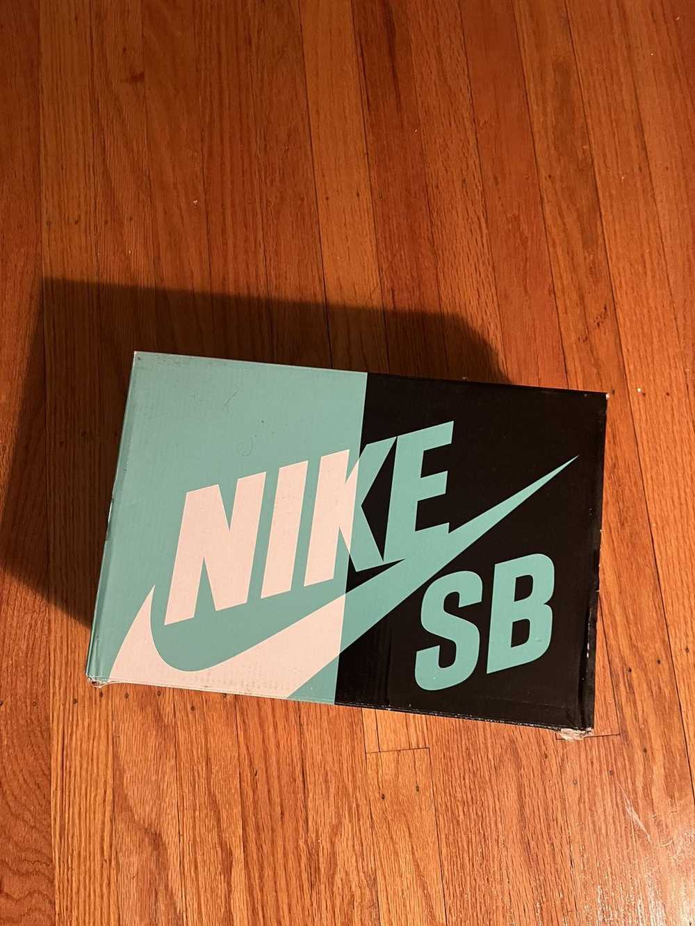 Nike Nike Dunk SB De La Soul - image 9