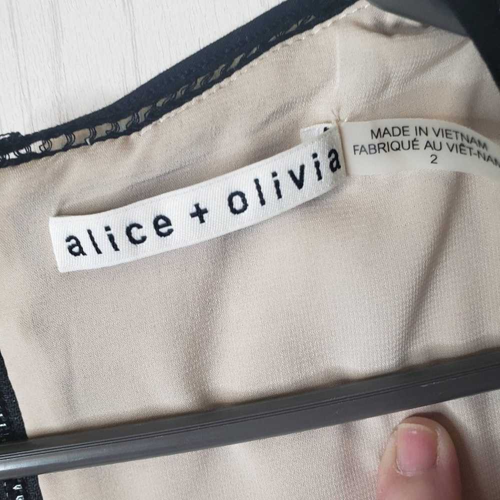 Alice + Olivia black & nude Tinsley v neck floral… - image 3