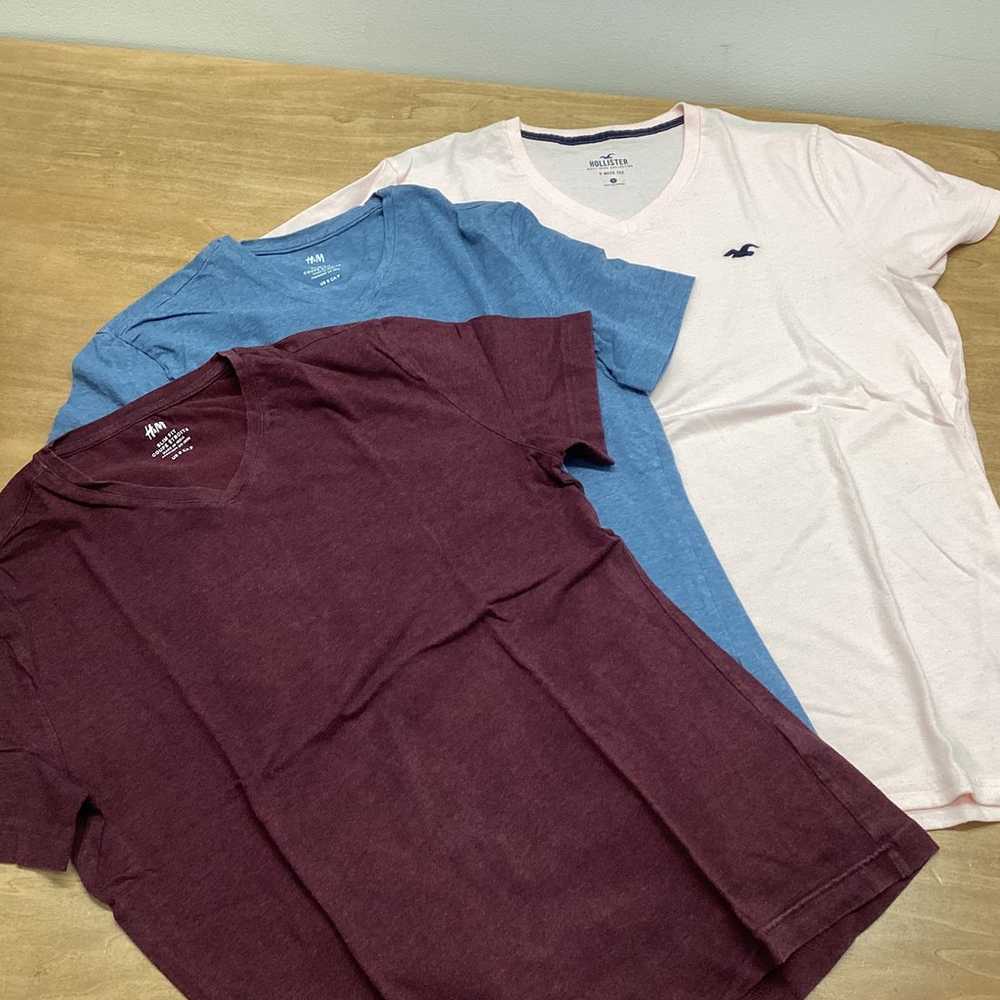 Men V Neck T shirt Short sleeve bundle size S - image 1