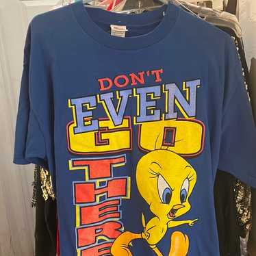 Vintage looney 1997 t shirt