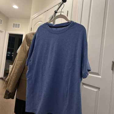 Lululemon workout t shirt NWOT