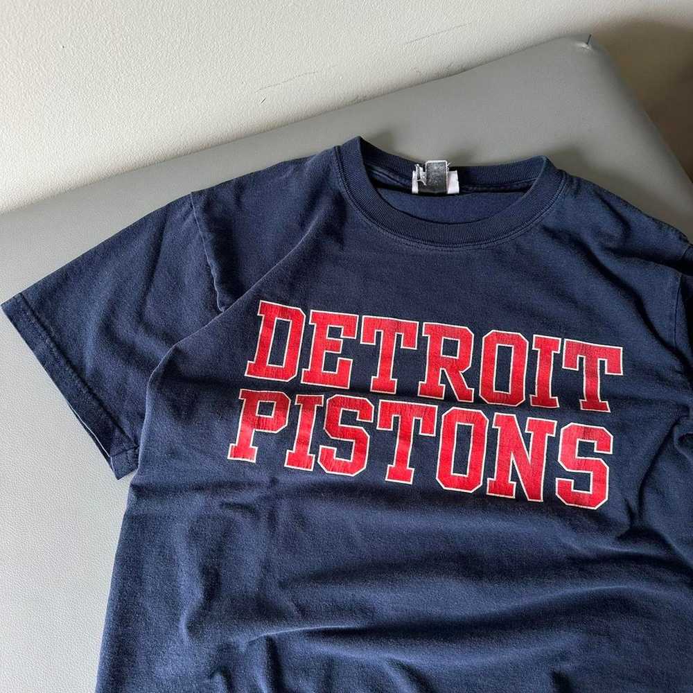 NBA Vintage 00s Detroit Pistons Faded Navy Basket… - image 2