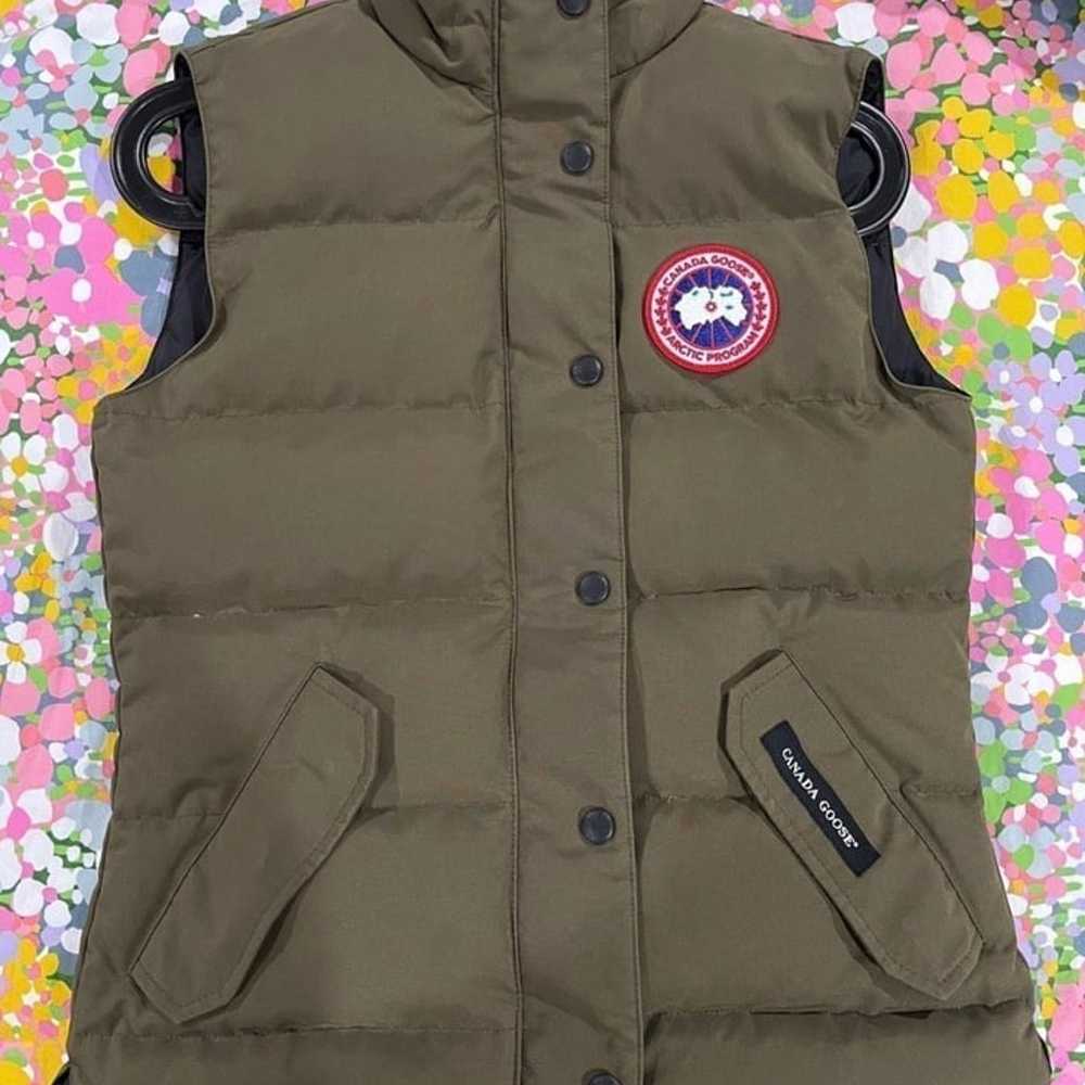 Canada Goose Freestyle Vest xs green - image 1
