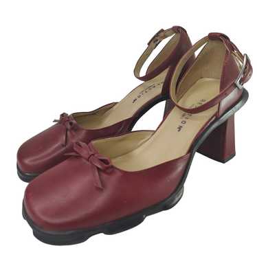 Vintage Red Y2K/90s heels sz 5.5
Reaction by Kenne