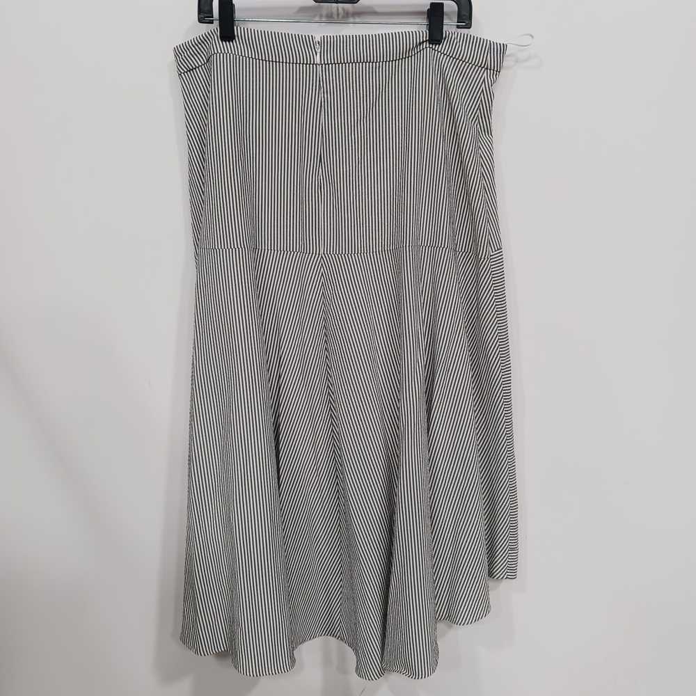 Calvin Klein Women's Striped Knee High Skirt Size… - image 2
