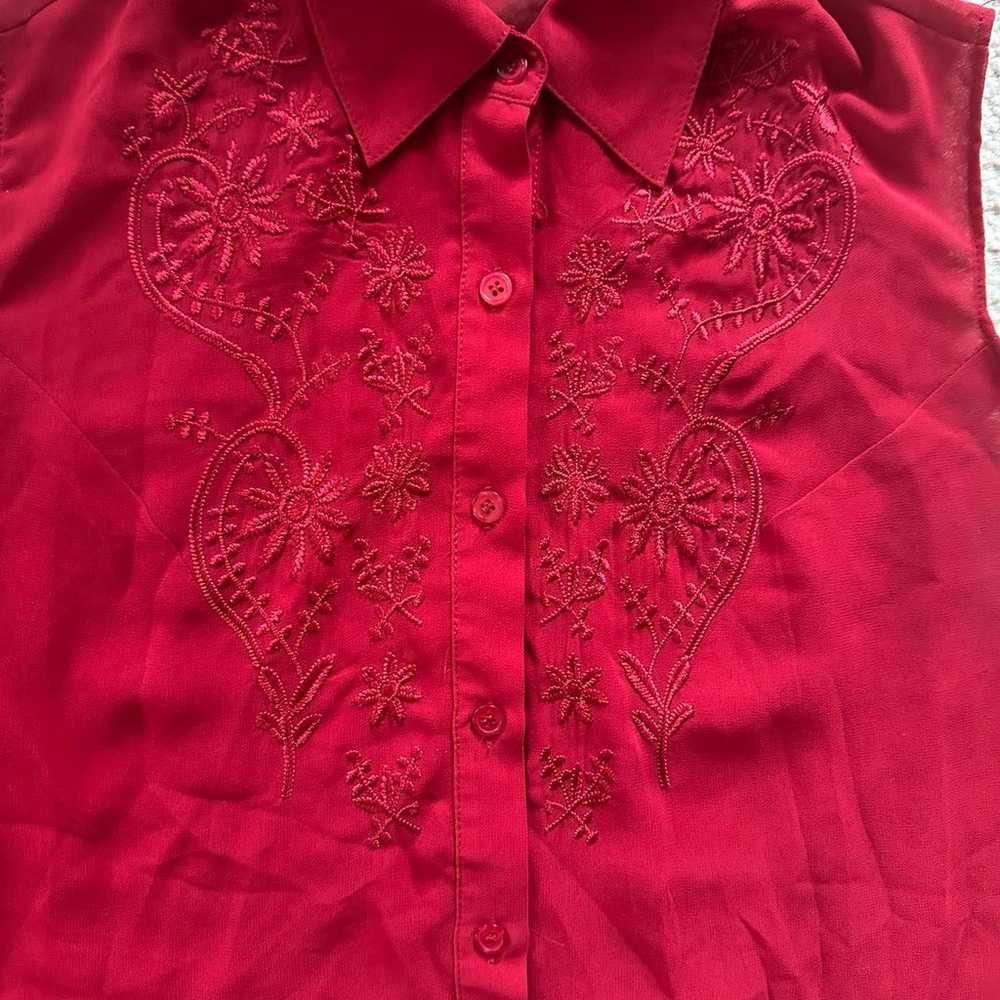 Vintage Red Button down sleeveless blouse with em… - image 3