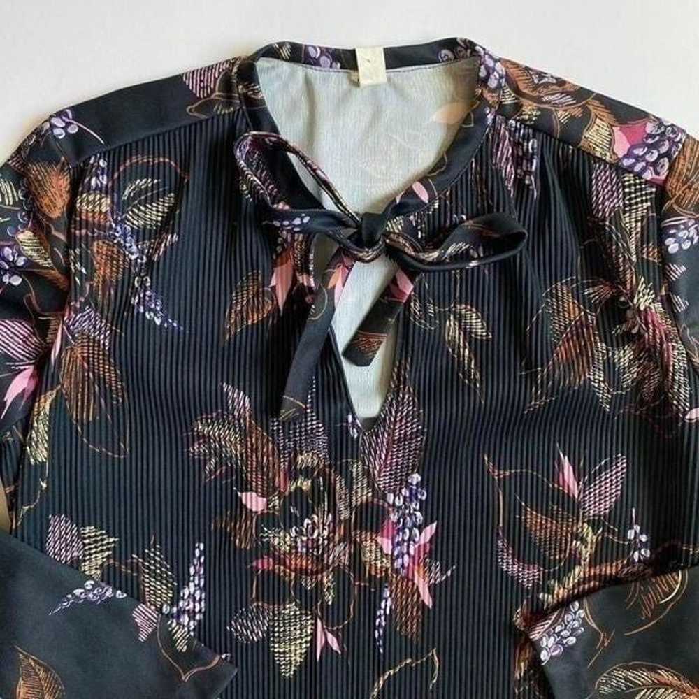 Vintage charcoal floral blouse - image 3