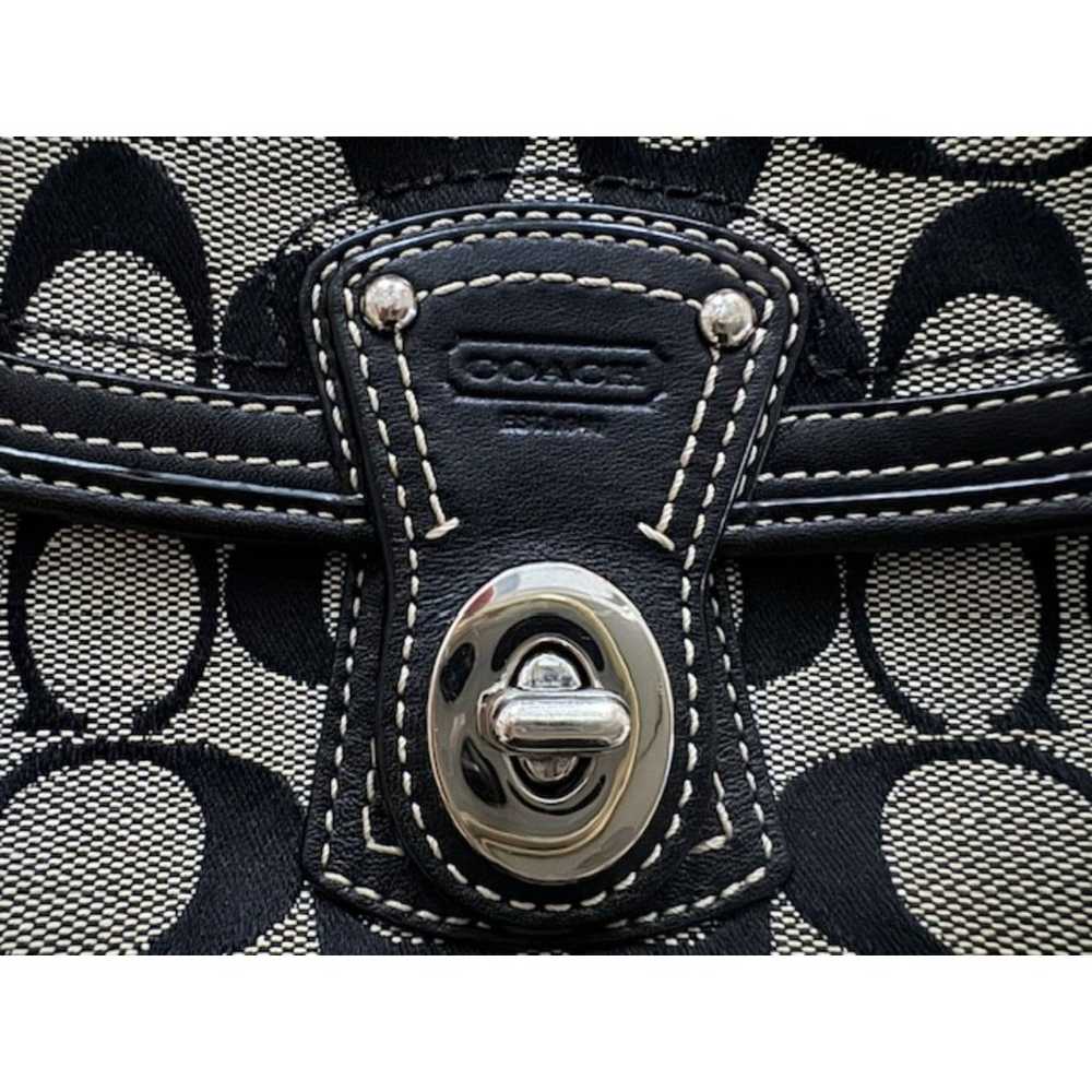 Coach Signature Turn lock Wristlet Purce Bag. Gre… - image 4