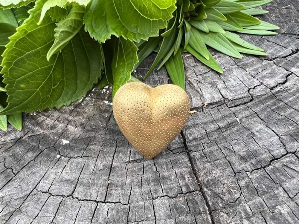 Tiffany & Co 18K Yellow Gold Puffed Heart Brooch - image 4