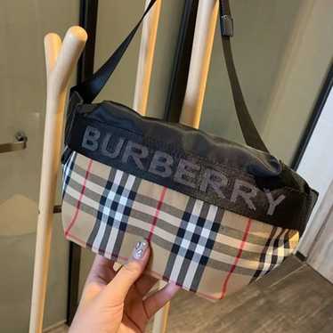 Burberry ️ Fanny pack