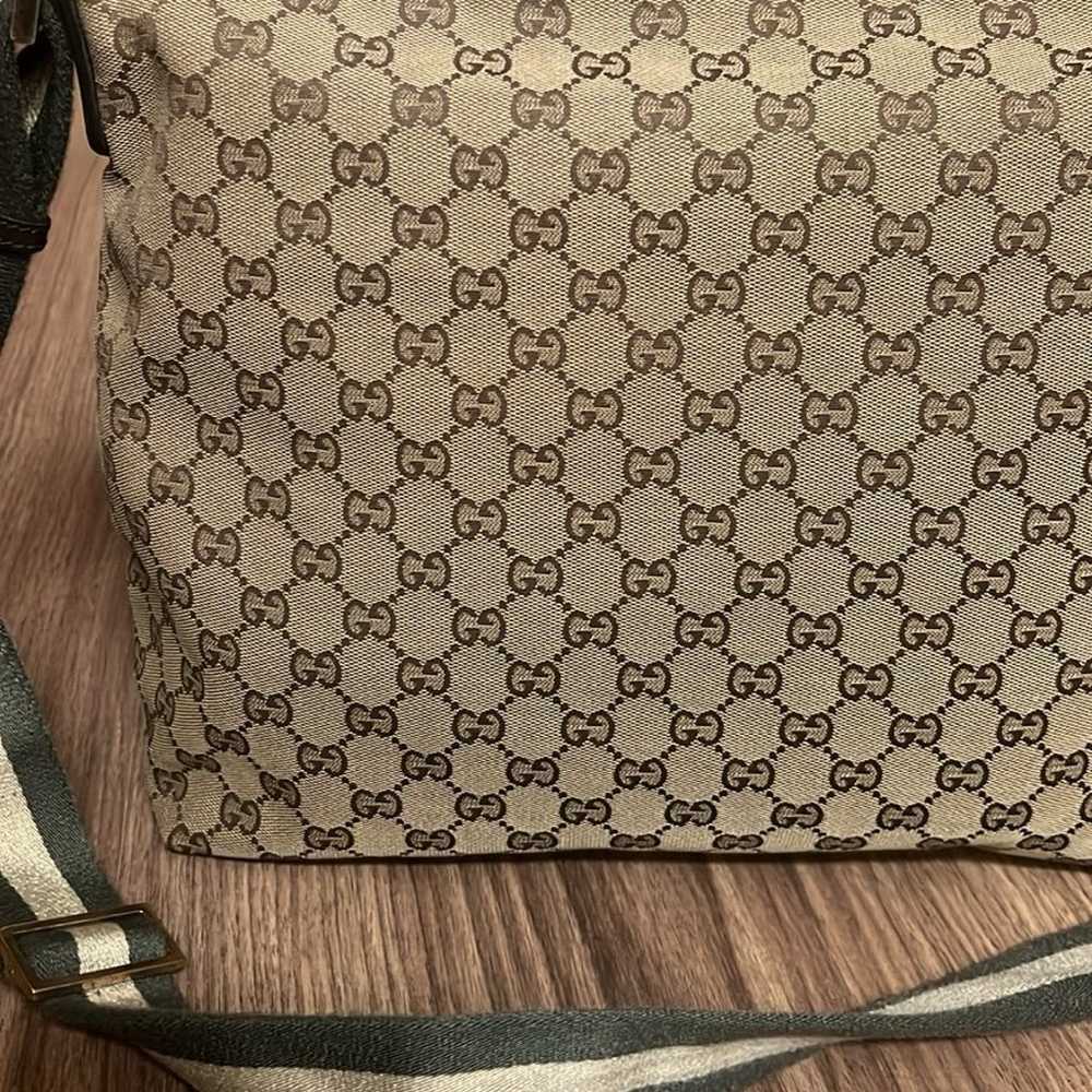 A124-  Gucci crossbody bag - image 10