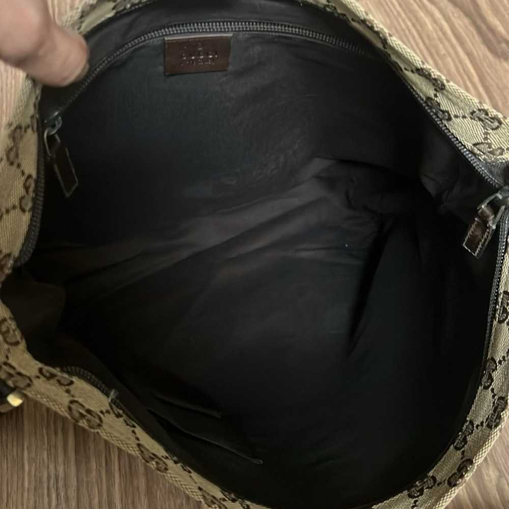 A124-  Gucci crossbody bag - image 11