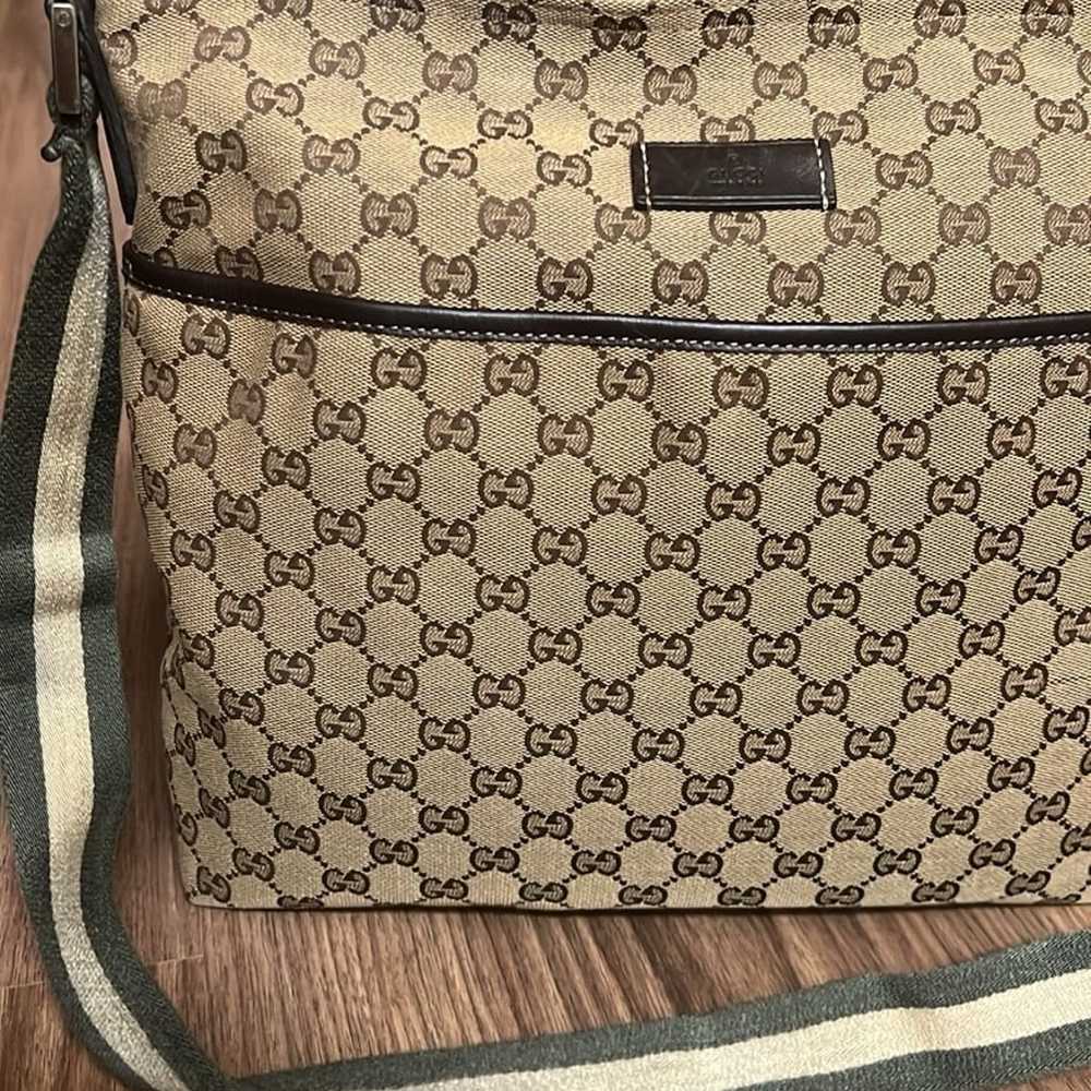 A124-  Gucci crossbody bag - image 7