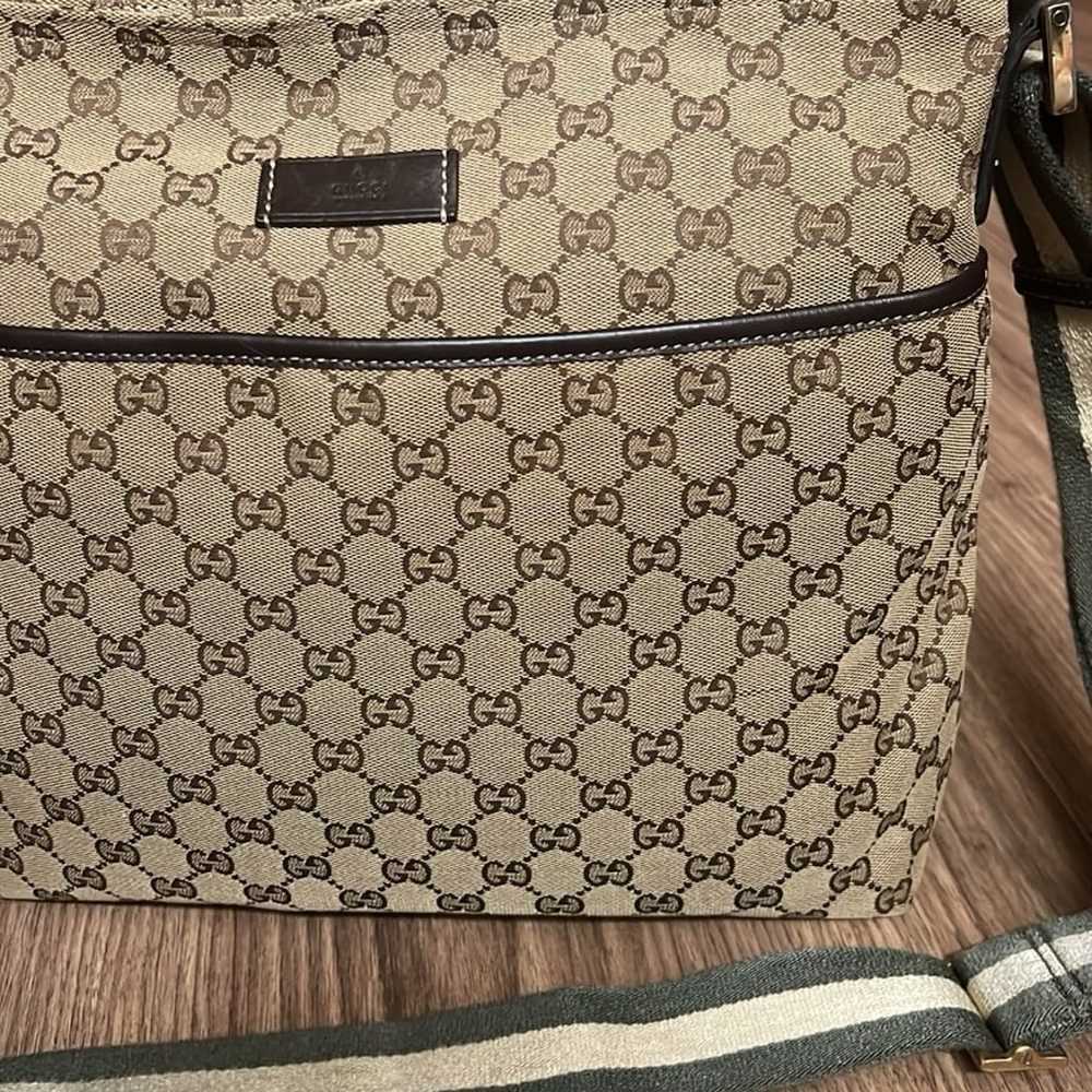 A124-  Gucci crossbody bag - image 8