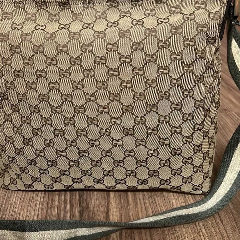A124-  Gucci crossbody bag - image 9