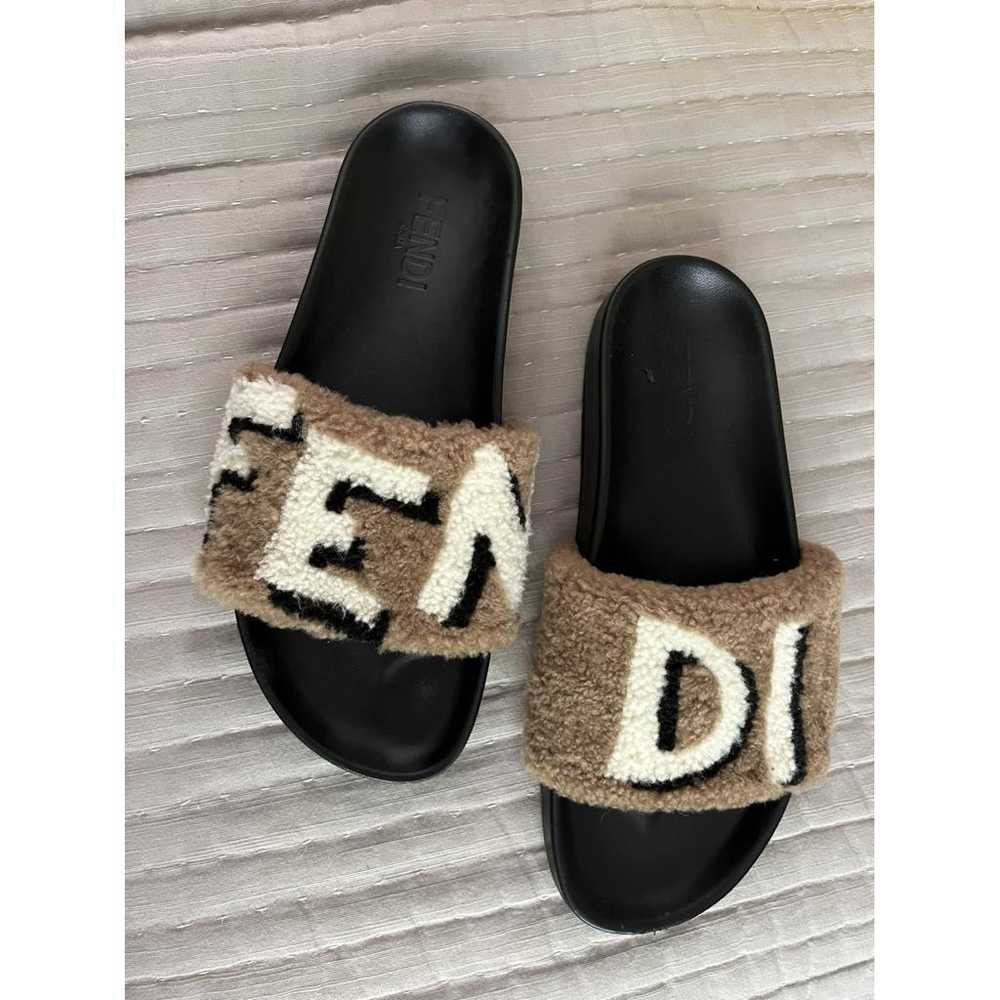 Fendi Shearling sandals - image 10