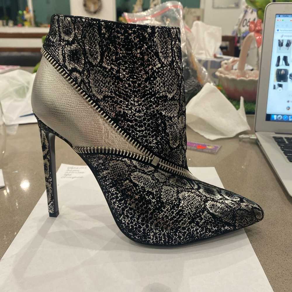 Saint Lauren Paris HighHill metallic snakeskin em… - image 3