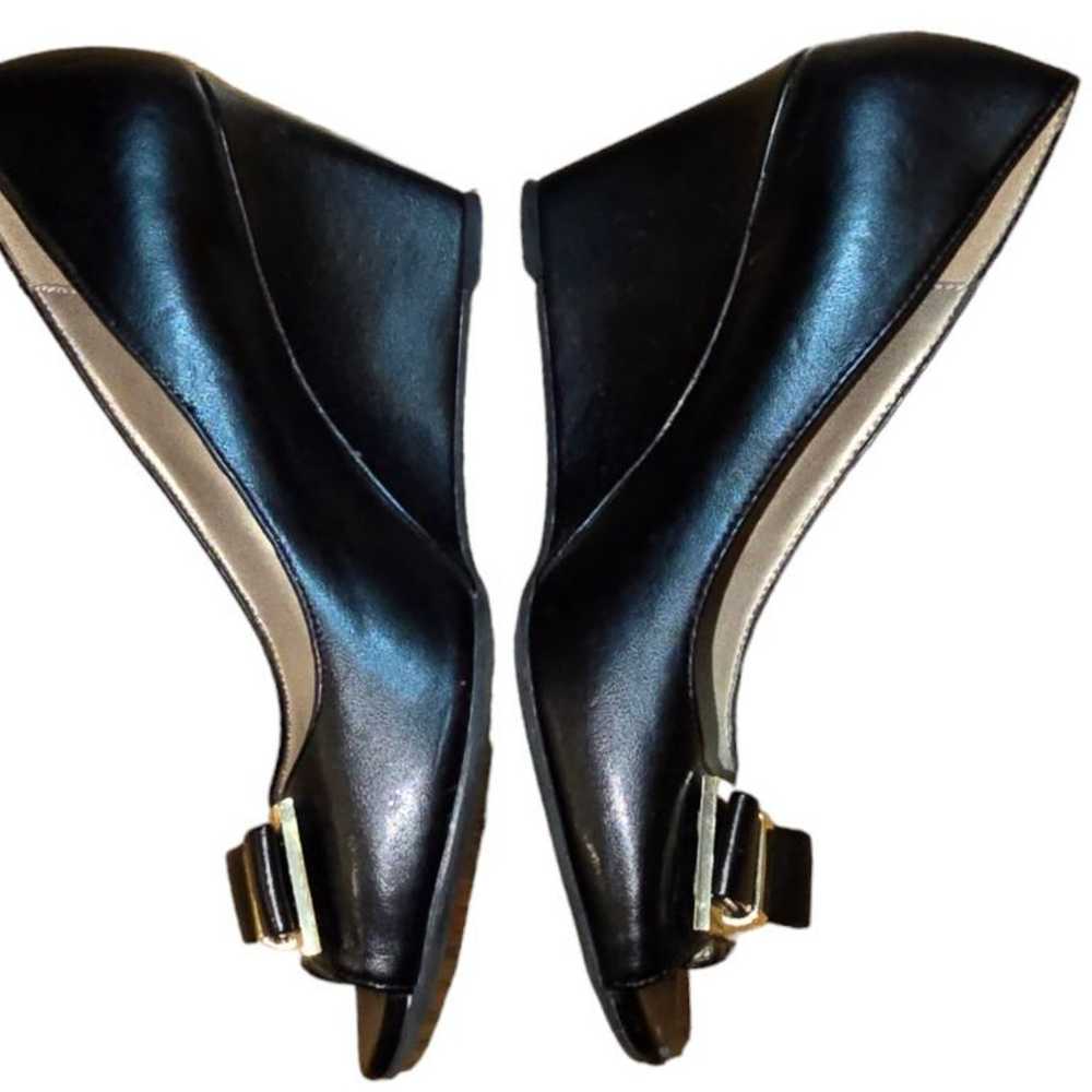 Women's Bandolino Black Leather Peep Toe Wedge He… - image 3