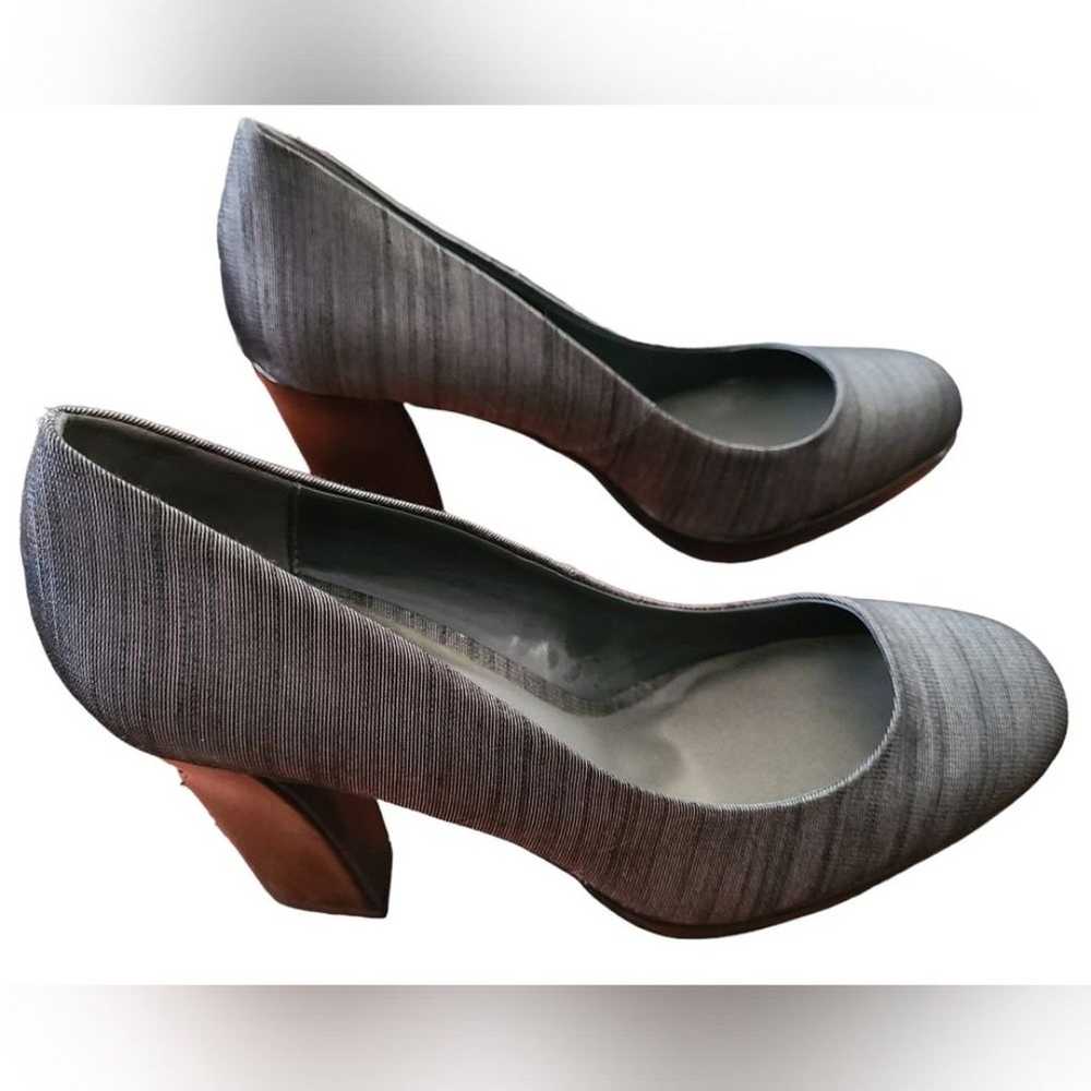 Naturalizer Grey Black Heels - Size 9m - image 4