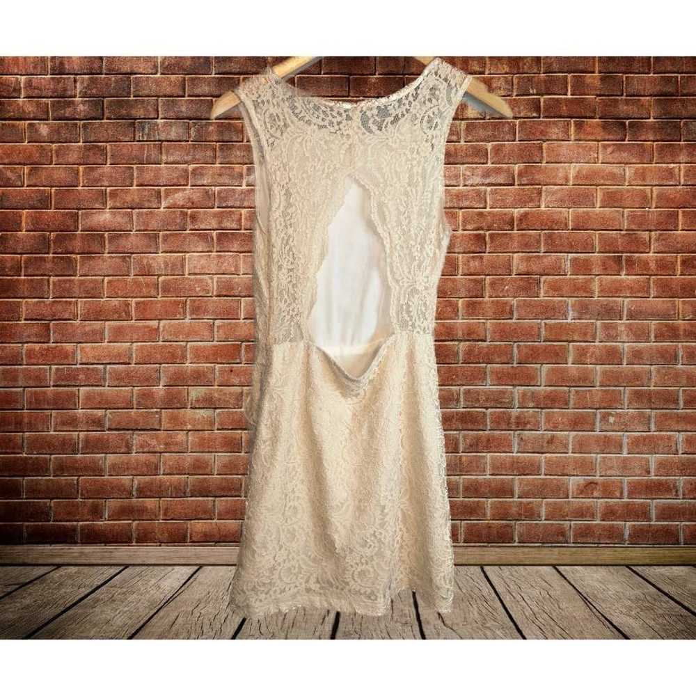 Lucy Paris Lace Sleeveless Mini Dress w/ Pockets … - image 2