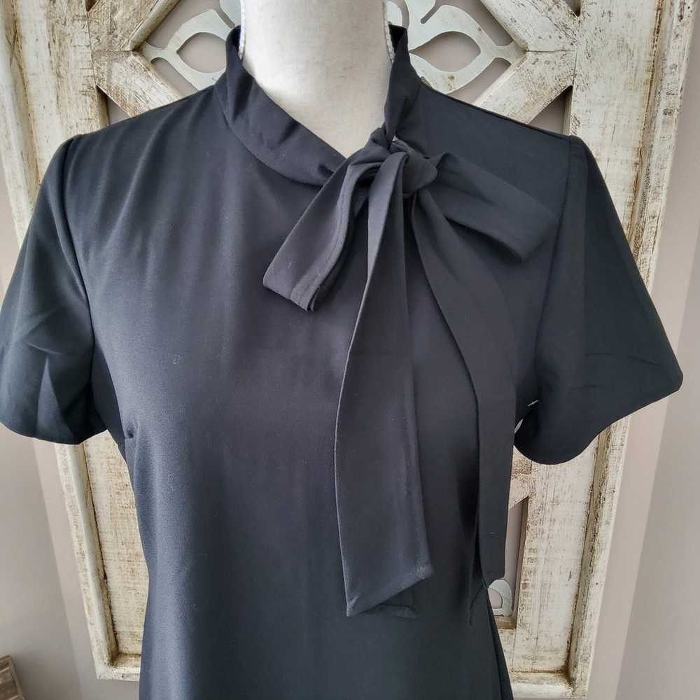 New Cece Women's Bow Neck Short Sleeve Dress in B… - image 4