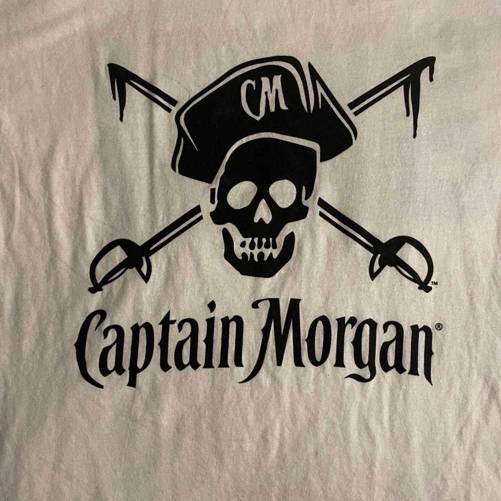 Captain morgan graphic T-shirt - image 3