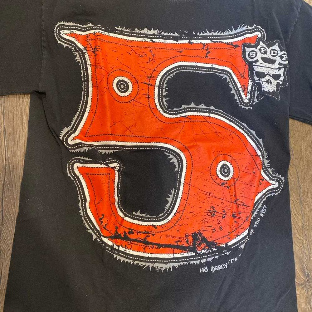 medium 5fdp five finger death punch t-shirt pit c… - image 1