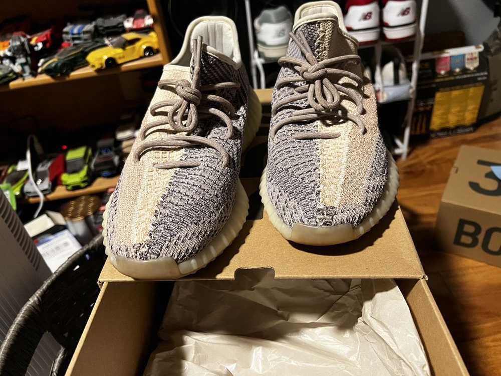 Streetwear Yeezy 350V2 pearl - image 3