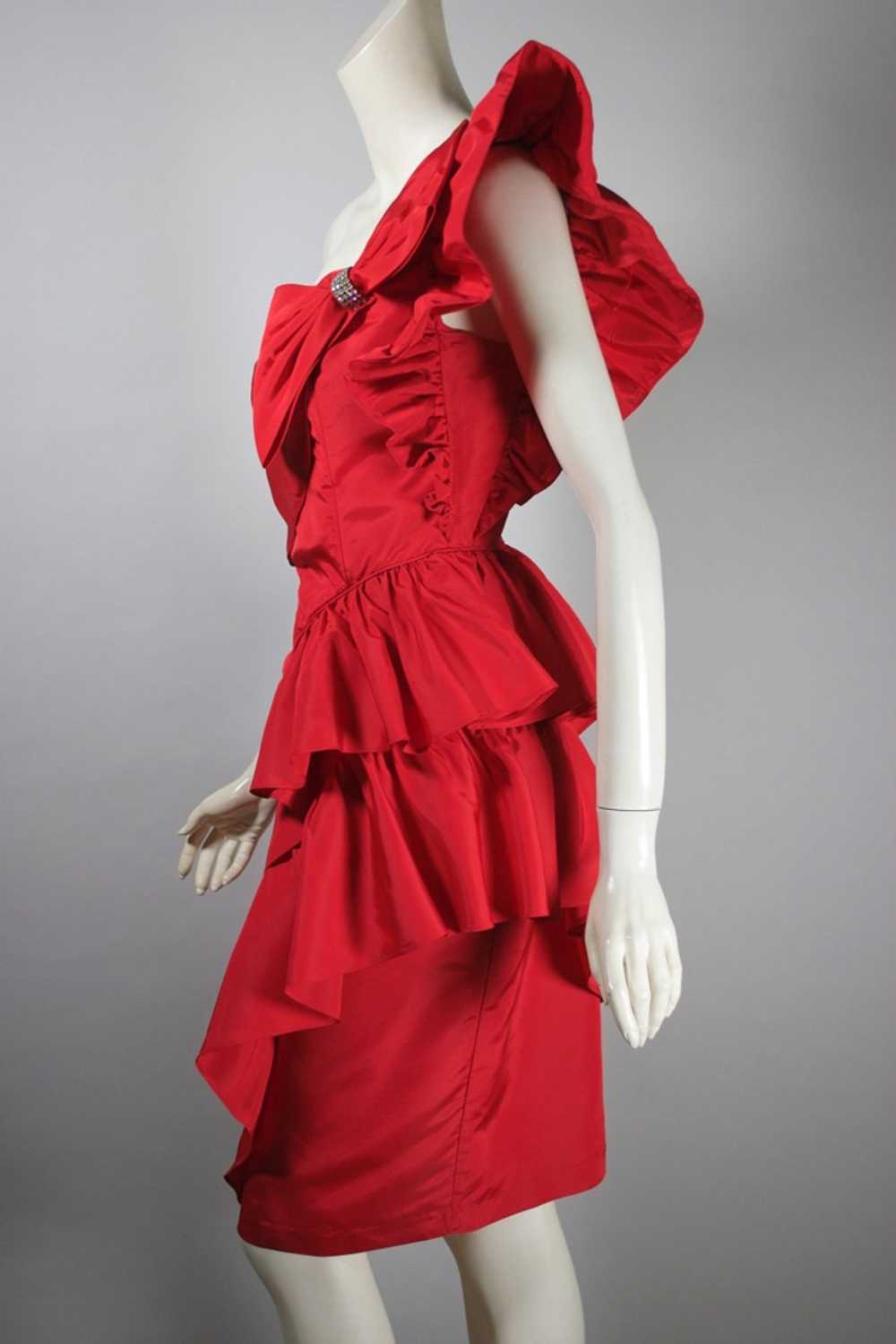 1-shoulder ruffled red 80s party dress with bow XS - image 6