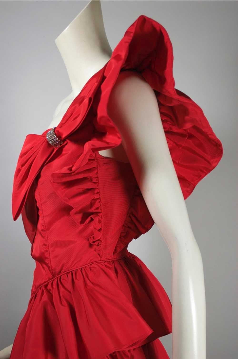 1-shoulder ruffled red 80s party dress with bow XS - image 7