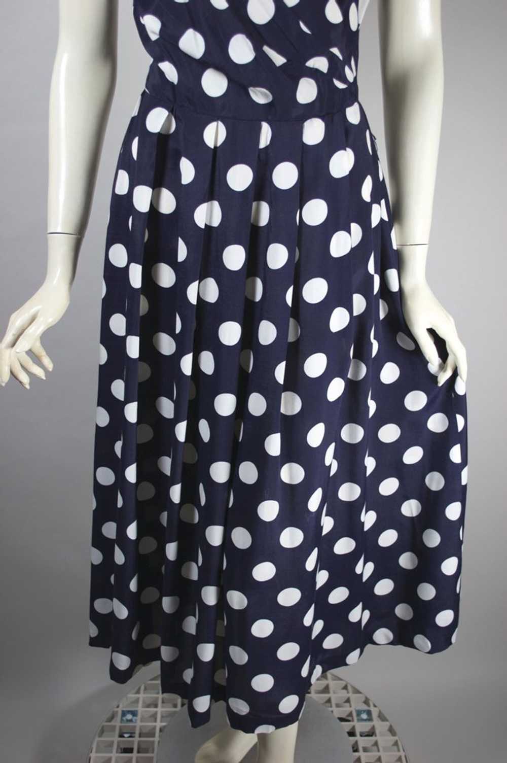 Navy white polka dot 80s dress full pleated skirt… - image 3