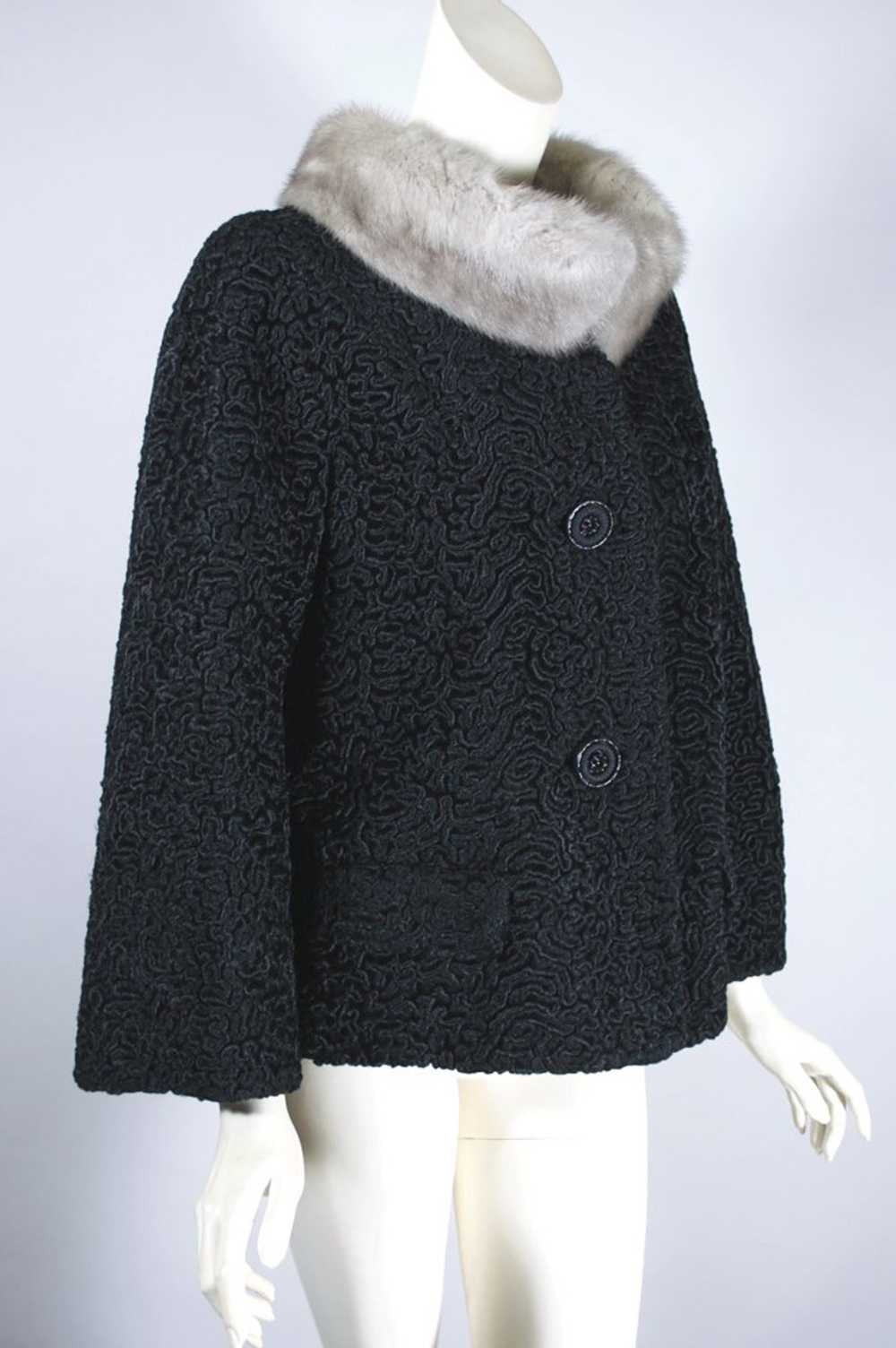 Black curly faux fur jacket 1960s silver mink col… - image 5