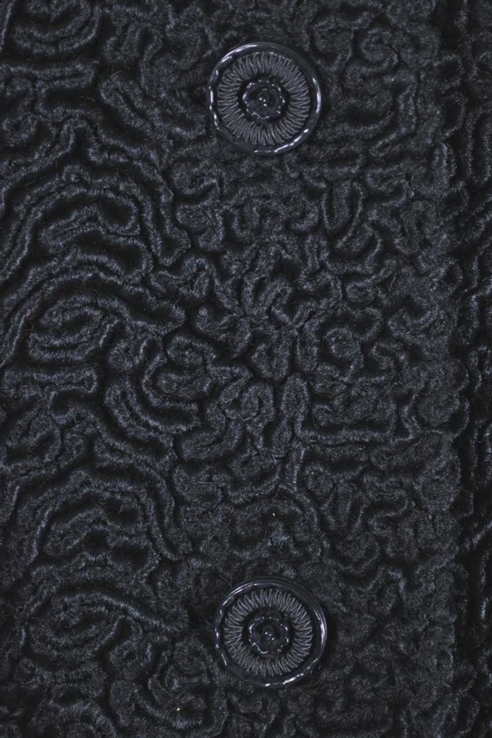 Black curly faux fur jacket 1960s silver mink col… - image 6