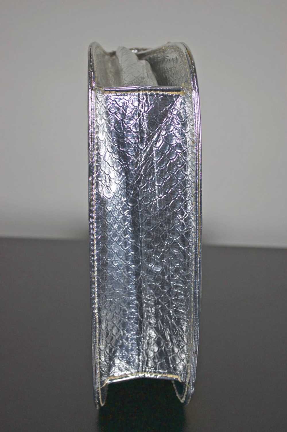 Space-age 1960s 70s silver metallic clutch evenin… - image 5