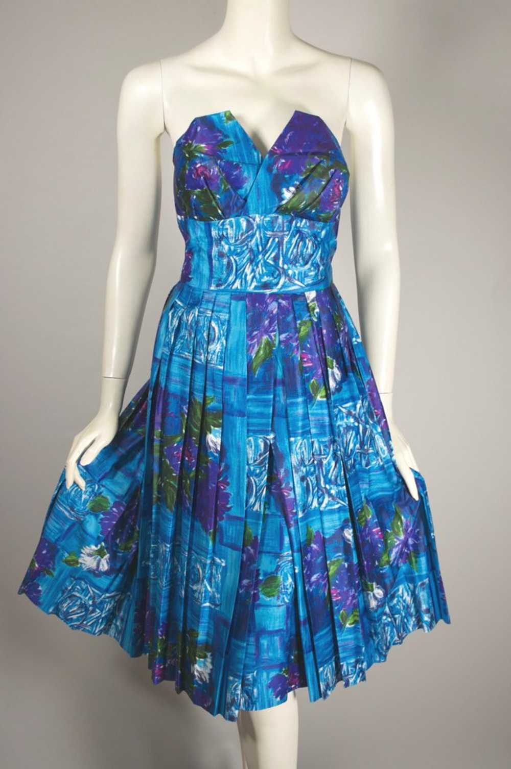 Aqua floral strapless 1950s cotton dress petal bu… - image 3
