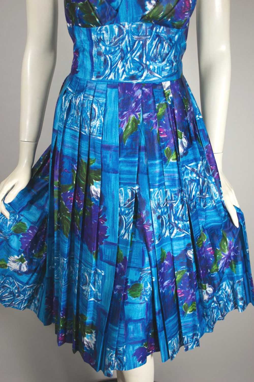 Aqua floral strapless 1950s cotton dress petal bu… - image 6