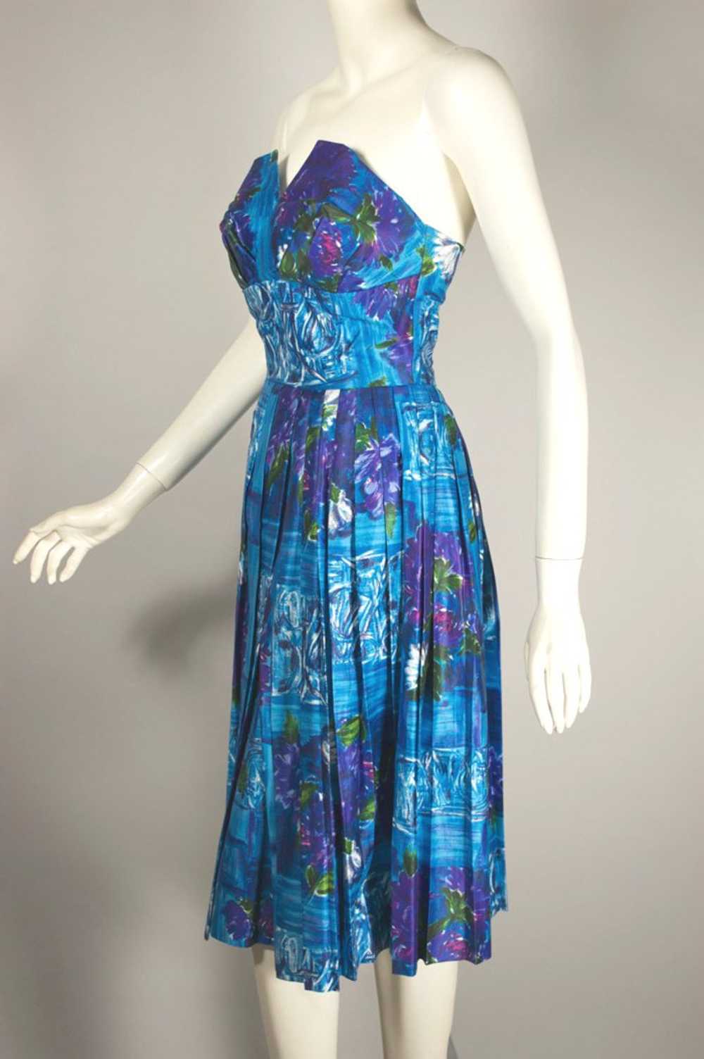 Aqua floral strapless 1950s cotton dress petal bu… - image 7