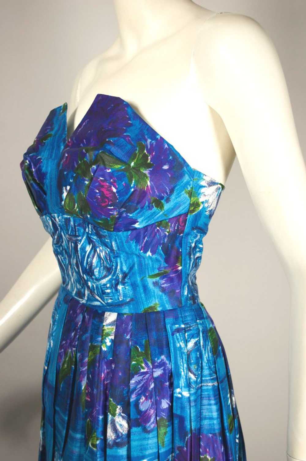 Aqua floral strapless 1950s cotton dress petal bu… - image 8