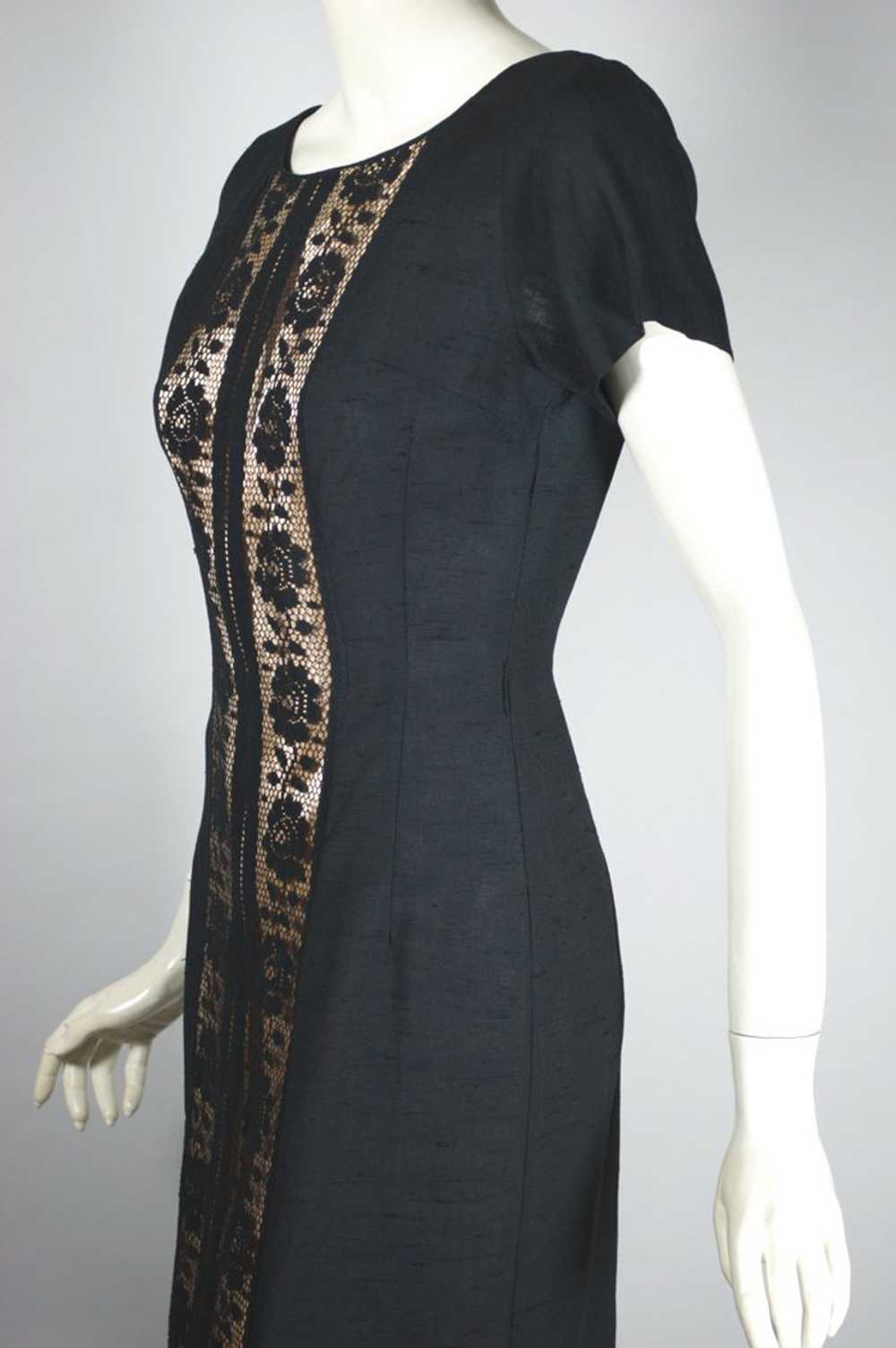 Black roses lace trim sheath dress late 1950s XS-S - image 4