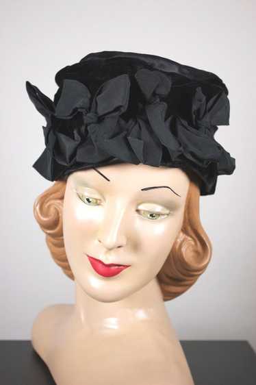 1929-1930 cloche hat black velvet ribbon bows