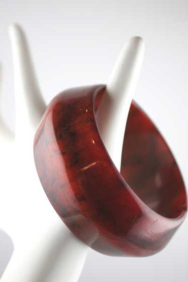 1940s stardust Bakelite bangle red black swirl wid