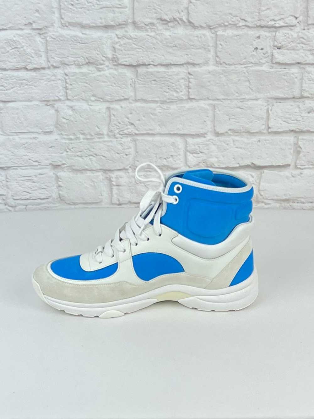 Chanel SS18 Fluo Blue CC Sneakers, Size 38, White… - image 7